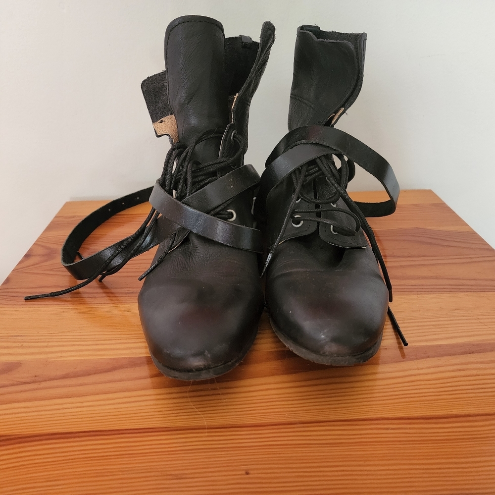 Like-new Fluevog leather boots